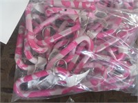 25 Pink Camouflage Snap Rings (Carabiners)