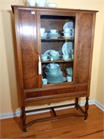 Beautiful Antique China Cabinet 1930s