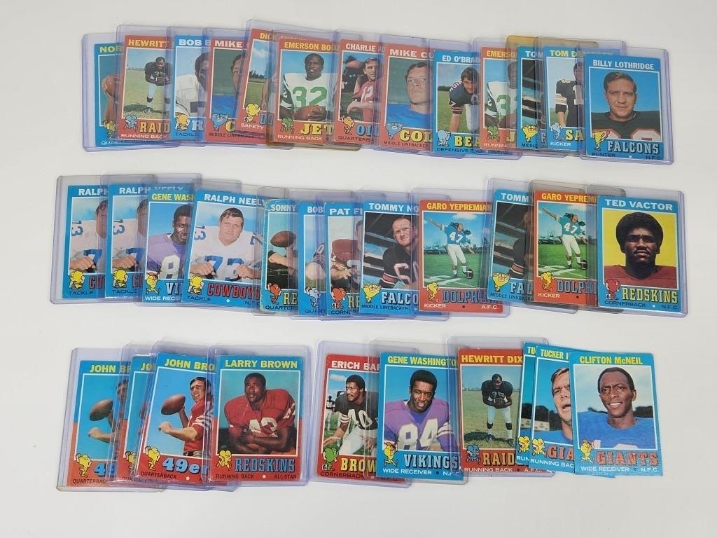 ASSORTED LOT OF 1971 TOPPS FOOTBALL CARDS