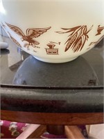 Small vintage Pyrex bowl - Americana