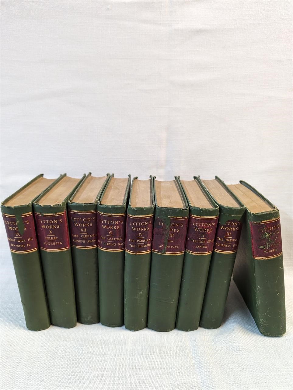 Robert Lord Lytton collection of Books