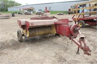 New Holland 273 Square Baler