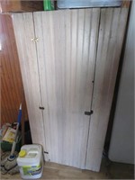 CUPBOARD AND CONTENTS - BUYER TO BOX