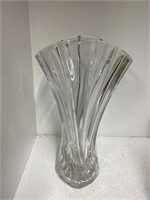 10" Heavy Fan Vase by Mikasa  k