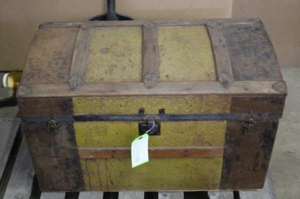 Vintage Steam Trunk Approx 17'' x 32'' x 19''