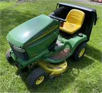 John Deere LT160 Automatic Lawn Tractor with