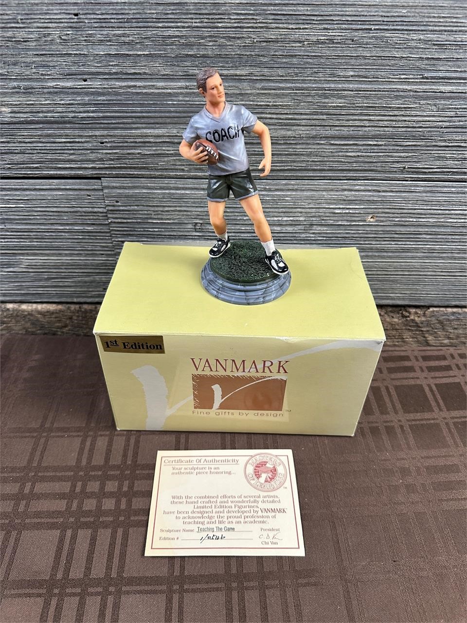 Vanmark Coach Figurine 1/0546