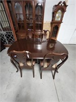 Dining set - table w/ 4 padded chairs