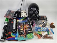 ASSORTED LOT OF STAR WARS COLLECTIBLES