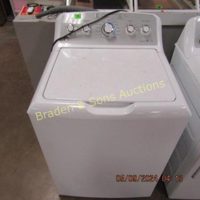 USED GE WASHING MACHINE IN WORKING ORDER