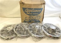 *Vintage Pontiac Set of Four Chrome Wheels New w/