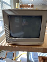 2 Commodore monitors