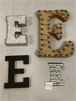 2 Metal & 2 Wood Letter E Decorations