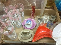 Miscellaneous vintage glassware and collectors