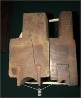 2 wooden side bead planes: GREENFIELD & R. CARTER