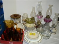 AMBER GLASS PITCHER AND 4 MUGS, 5 OIL LAMPS, 2