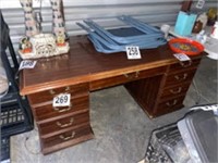 Large Wood Executive Desk (30"Dx60"Wx30"T) (U233)
