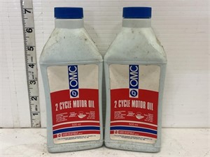 2 bottles of 2 cycle motor oil