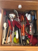 Contents of Drawer Utensils