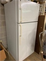 HOTPOINT REFRIGERATOR FREEZER