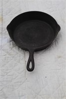 Favorite Piqua Ware Cast Iron Skillet #8