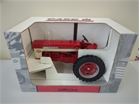 Farmall 560 in 1/8 Scale NIB