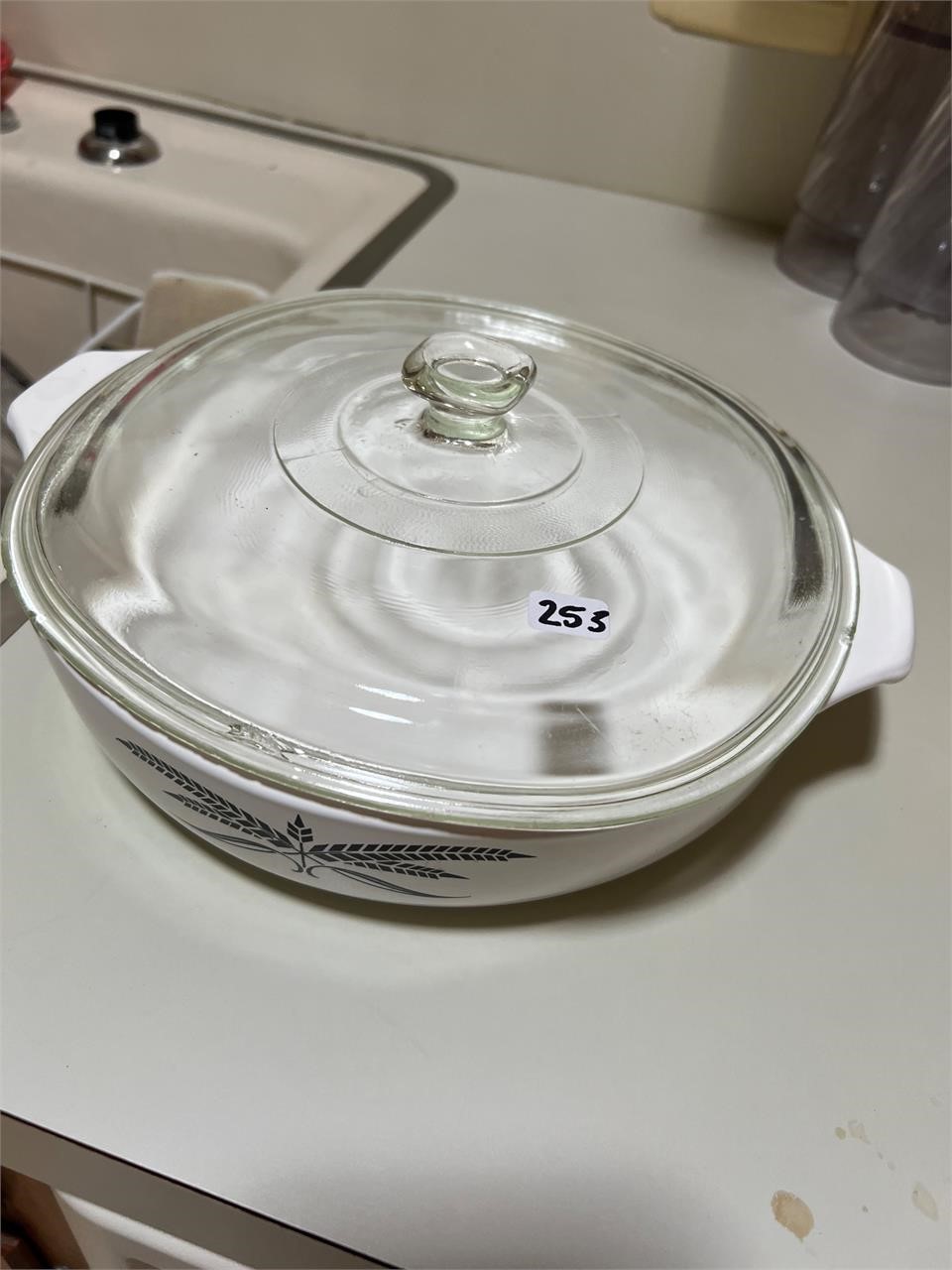 ANCHOR HOCKING DISH WITH LID