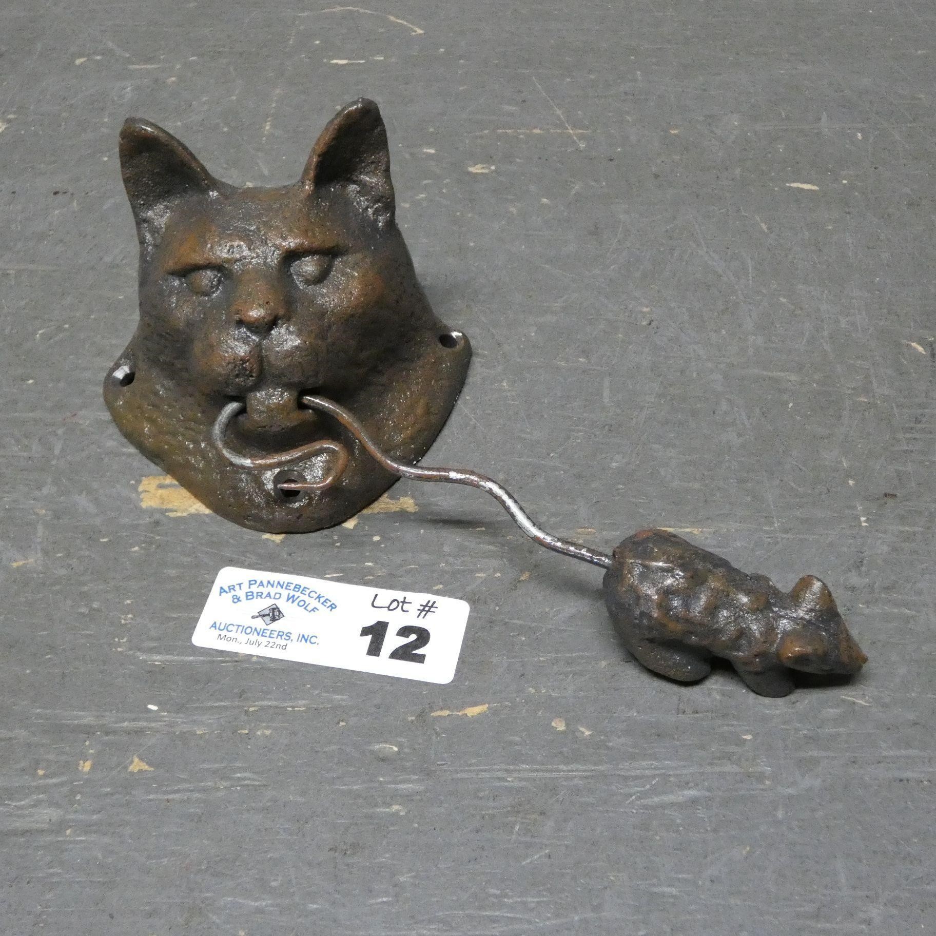 Cast Iron Cat Head w/ Mouse