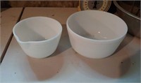 (2) Vintage Pyrex Bowls