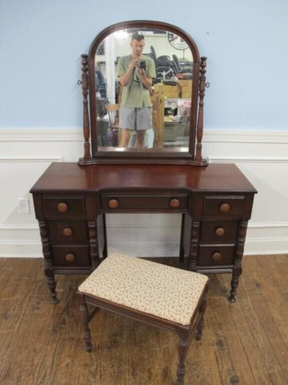 VANITY WITH BENCH NICE CONDITION W/ MIRROR