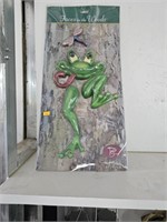 Frog tree face