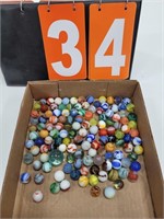 GROUPING VINTAGE MARBLES