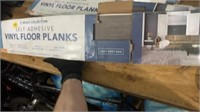 Self adhesive vinyl floor planks
