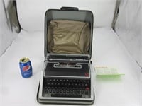 Machine à écrire vintage LETTERA DL