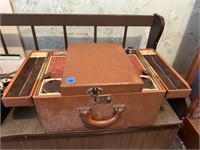 Vintage Leather Elizabeth Arden Travel Case