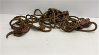 Rope pulley, unmeasured, some of the rope is