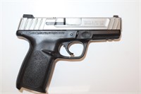 Smith & Wesson SD40 VE semi auto pistol