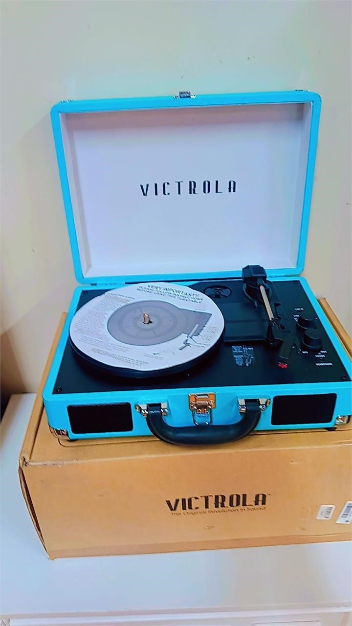 VICTOROLA RECORD PLAYER