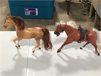 2 horses, plastic mold appear unmarked