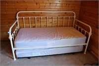 Day Bed- Excellent Condition