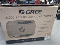 RV air conditioner