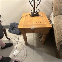 SOLID PINE END TABLE 2/2
