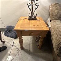 SOLID PINE END TABLE 1/2