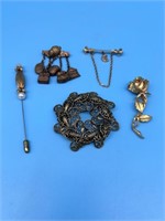 Lot Of Vintage Pins And Brooches