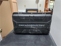 Demolition hammer & 2 bits - Chicago Electric