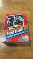 — sealed Topps  1993 Series 2 football cards