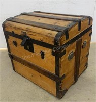 Great little 1/2 Size Trunk w/ Factory Tag From
