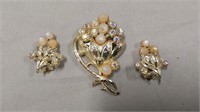 Vtg clip on earrings & brooch set