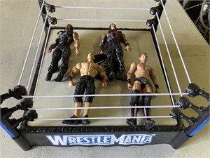 Wrestle mania ring and 4 figures