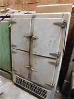 Herrick Vintage Refrigerator